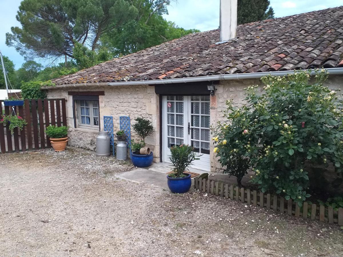 Les Demeures De La Laigne Bed & Breakfast Allas-Bocage Екстериор снимка