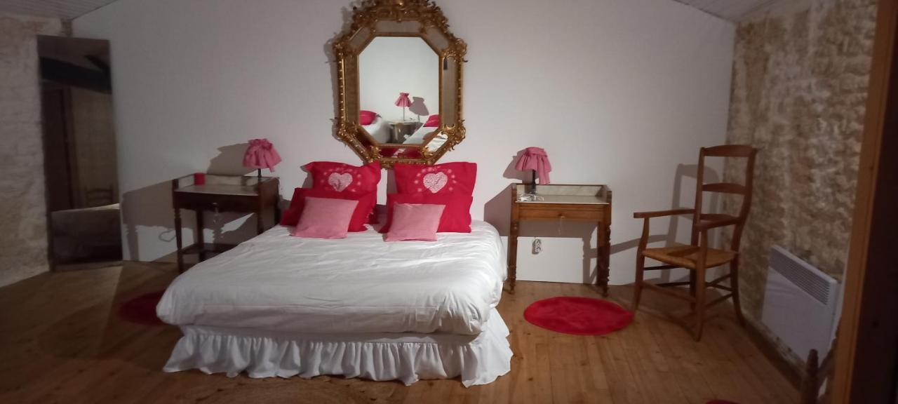 Les Demeures De La Laigne Bed & Breakfast Allas-Bocage Екстериор снимка