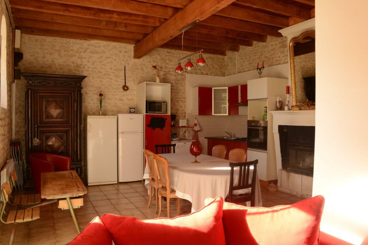 Les Demeures De La Laigne Bed & Breakfast Allas-Bocage Екстериор снимка