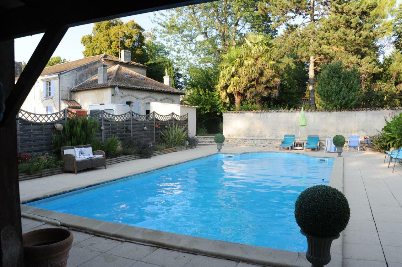 Les Demeures De La Laigne Bed & Breakfast Allas-Bocage Екстериор снимка