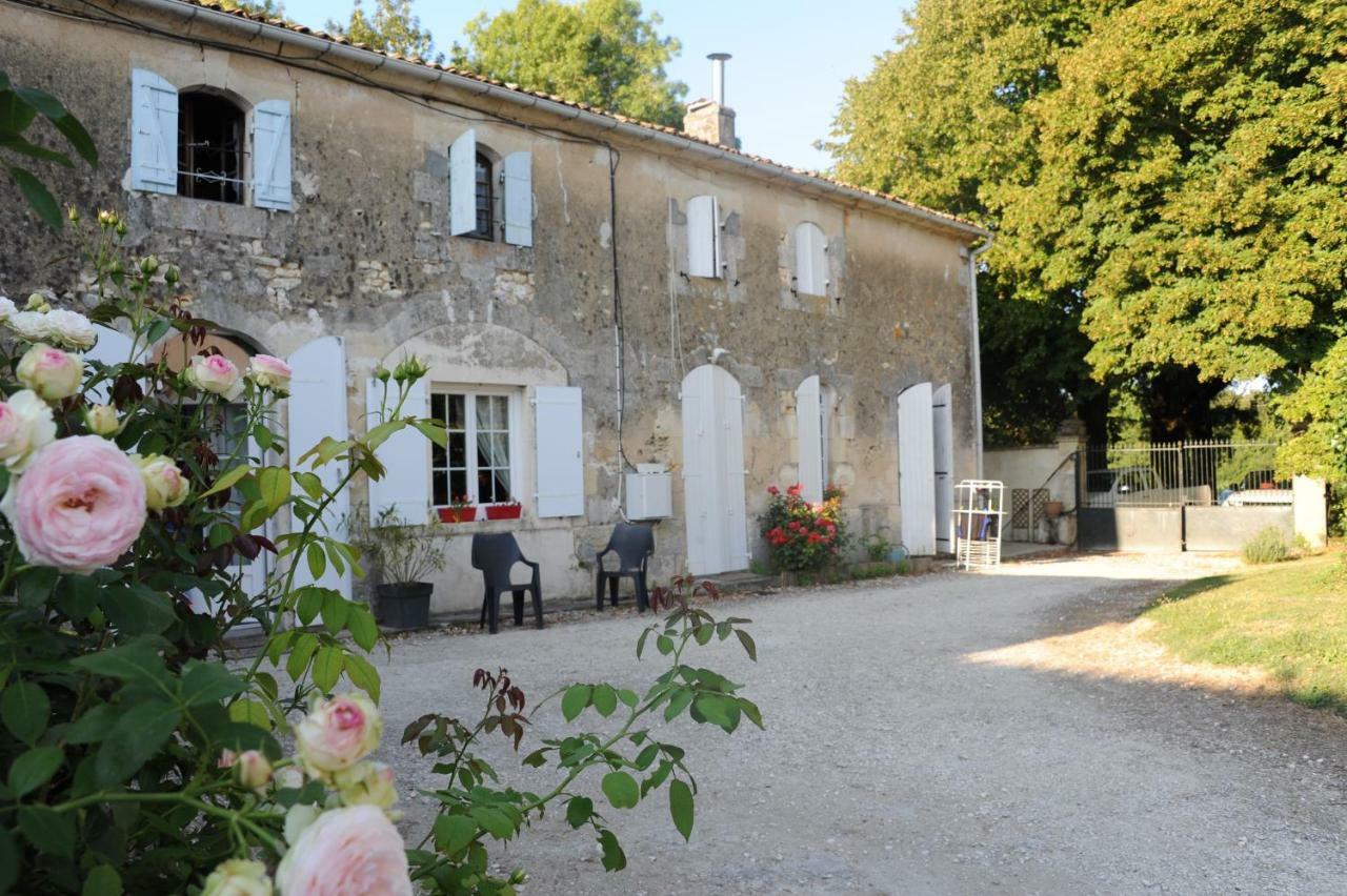 Les Demeures De La Laigne Bed & Breakfast Allas-Bocage Екстериор снимка